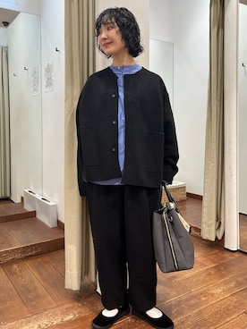 「アイテム（ノーカラージャケット）」を使った、久木 美音さん（レディース・157cm）の冬コーディネート