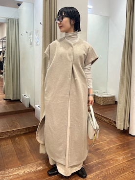 「トレンド秋素材コーデ」｜「アイテム（アナログ腕時計）」を使った、久木 美音さん（レディース・157cm）の秋コーディネート