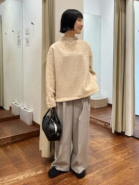 「アイテム（その他トップス、ベージュ系）」を使った、久木 美音さん（レディース・157cm）の秋コーディネート