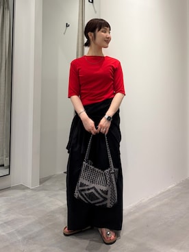 「URBAN RESEARCH DOORS（アーバンリサーチドアーズ）のMEYAME　SOFT RIB HALF-SLEEVE T-SHIRTS（Tシャツ/カットソー、レッド系）」を使った、久木 美音さん（レディース・157cm）の夏コーディネート