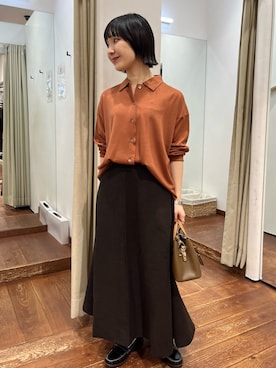 「アイテム（ハンドバッグ）」を使った、久木 美音さん（レディース・157cm）の秋コーディネート