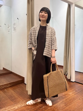 「URBAN RESEARCH DOORS（アーバンリサーチドアーズ）のCASIO　A158WA-1JH（アナログ腕時計、シルバー系）」を使った、久木 美音さん（レディース・157cm）の春コーディネート