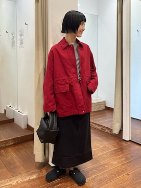 「アイテム（カバーオール）」を使った、久木 美音さん（レディース・157cm）の秋コーディネート