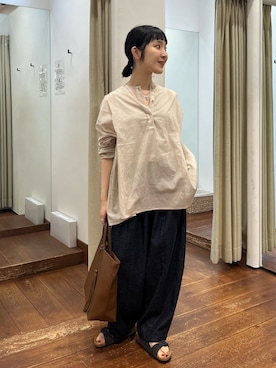 「RODE SKO（ロデスコ）のアイテム」を使った、久木美音さん（レディース・157cm）の夏コーディネート
