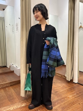 「アイテム（つなぎ/オールインワン）」を使った、久木 美音さん（レディース・157cm）の秋コーディネート