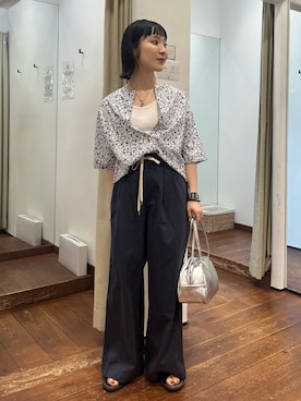 「URBAN RESEARCH DOORS（アーバンリサーチドアーズ）のアイテム」を使った、久木美音さん（レディース・157cm）の夏コーディネート