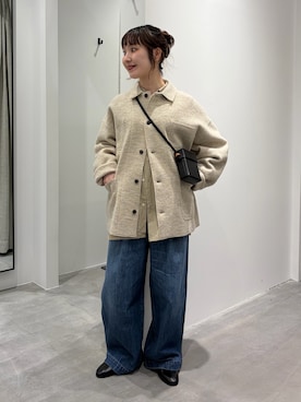 「かぐれ（カグレ）のエイジドデニムイージーパンツ（デニムパンツ、ブルー系）」を使った、久木 美音さん（レディース・157cm）の秋コーディネート