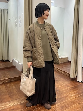 「アイテム（スカート）」を使った、久木 美音さん（レディース・157cm）の秋コーディネート