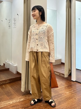 「SMELLY（スメリー）のアイテム（ピアス（両耳用））」を使った、久木 美音さん（レディース・157cm）の秋コーディネート