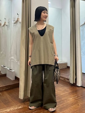 「かぐれ（カグレ）のユーティリティーイージーパンツ（その他パンツ）」を使った、久木 美音さん（レディース・157cm）の夏コーディネート