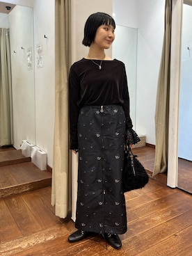 「アイテム（ヘアゴム）」を使った、久木 美音さん（レディース・157cm）の秋コーディネート