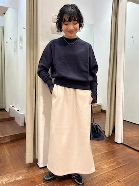 「ベロア」｜「アイテム（ローファー）」を使った、久木 美音さん（レディース・157cm）の秋コーディネート