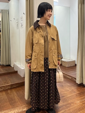 「トレンド秋素材コーデ」｜「アイテム（ジャケット/アウター）」を使った、久木 美音さん（レディース・157cm）の秋コーディネート