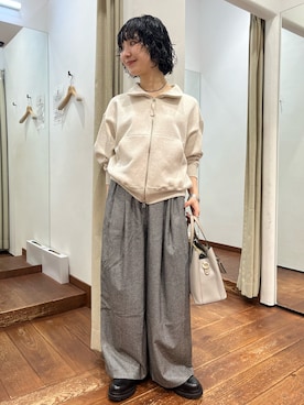 「アイテム（アナログ腕時計）」を使った、久木 美音さん（レディース・157cm）の冬コーディネート