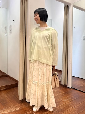 「FORK&SPOON（フォークアンドスプーン）のFORK&SPOON　ソリッドショートスリーブTシャツ（Tシャツ/カットソー、グレー系）」を使った、久木 美音さん（レディース・157cm）の春コーディネート