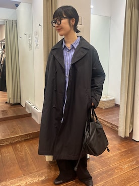 「かぐれ（カグレ）のコットンストライプレギュラーシャツ（シャツ/ブラウス）」を使った、久木 美音さん（レディース・157cm）の秋コーディネート