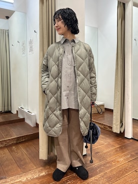 「アイテム（サンダル）」を使った、久木 美音さん（レディース・157cm）の冬コーディネート