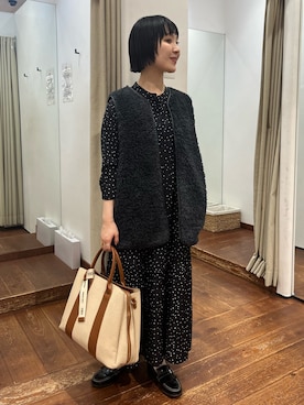 「HARUTA（ハルタ）の『別注』HARUTA×DOORS　キルトローファー（ローファー）」を使った、久木 美音さん（レディース・157cm）の秋コーディネート