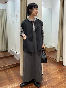 「SMELLY（スメリー）のアイテム（ピアス（両耳用））」を使った、久木 美音さん（レディース・157cm）の秋コーディネート