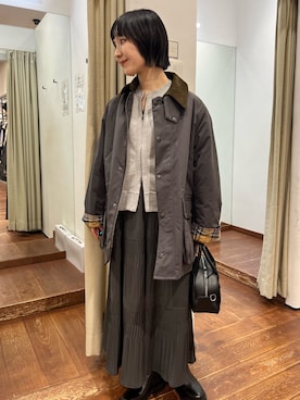 「冬の注目アウター」｜「アイテム（その他アウター）」を使った、久木 美音さん（レディース・157cm）の秋コーディネート