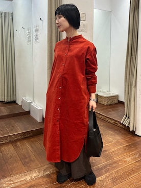「アイテム（腕時計）」を使った、久木 美音さん（レディース・157cm）の秋コーディネート