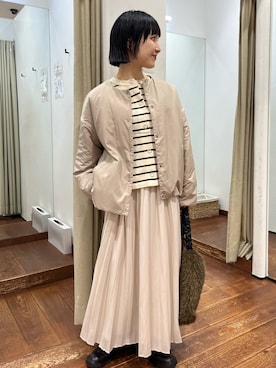 「URBAN RESEARCH」｜「アイテム（ブルゾン）」を使った、久木 美音さん（レディース・157cm）の秋コーディネート