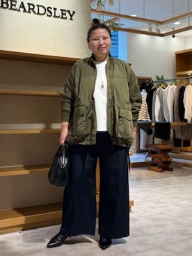 「アイテム（MA-1）」を使った、BEARDSLEYさん（レディース・158cm）の秋コーディネート