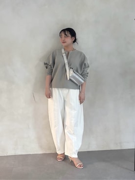 「BEARDSLEY（ビアズリー）のドルマンニットカーディガン（カーディガン/ボレロ、グレー系）」を使った、BEARDSLEYさん（レディース・166cm）の夏コーディネート