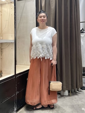 「BEARDSLEY（ビアズリー）のアイテム（パンツ）」を使った、BEARDSLEYさん（レディース・166cm）の春コーディネート