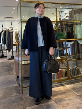 「アイテム（ノーカラーコート、ブルー系）」を使った、BEARDSLEYさん（レディース・165cm）の冬コーディネート