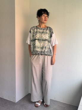「LIVETART（リヴェタート）のPARK柄スクエアTee（T Shirts、ホワイト系）」を使った、BEARDSLEYさん（レディース・154cm）の春コーディネート