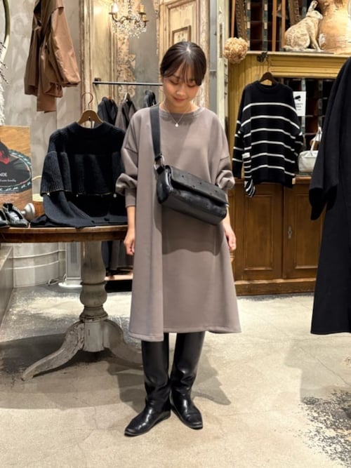 【限定セール】タグ付き　BEARDSLEY 24AW 袖パフダンボールワンピース BEARDSLEY（ビアズリー） ワンピース 袖パフダンボールワンピース
