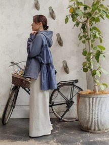 ■美品 BEARDSLEY ビアズリー スウェット テントパーカー 定価3.8万 BEARDSLEY（ビアズリー）の「テントパーカー（パーカー）」 - WEAR