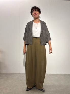 「BEARDSLEY（ビアズリー）のアイテム（パンツ）」を使った、BEARDSLEYさん（レディース・171cm）の春コーディネート