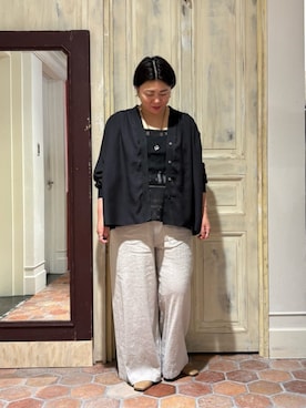 「BEARDSLEY（ビアズリー）の《2/20(金)12：00予約開始》シアーブラウスカーディガン（Shirts、ブラック系）」を使った、BEARDSLEYさん（レディース・154cm）の春コーディネート