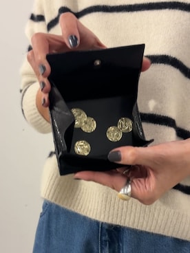 「アイテム（財布）」を使った、BEARDSLEYさん（レディース・171cm）の冬コーディネート