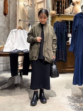 「アイテム（MA-1）」を使った、BEARDSLEYさん（レディース・149cm）の冬コーディネート