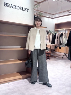 「アイテム（ノーカラーコート）」を使った、BEARDSLEYさん（レディース・160cm）の秋コーディネート