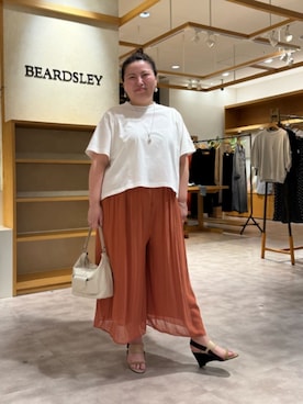 「BEARDSLEY（ビアズリー）のアイテム（パンツ）」を使った、BEARDSLEYさん（レディース・158cm）の春コーディネート