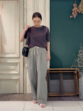 「BEARDSLEY（ビアズリー）のアイテム（パンツ）」を使った、BEARDSLEYさん（レディース・159cm）の春コーディネート