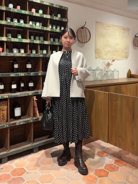 「アイテム（ノーカラーコート）」を使った、BEARDSLEYさん（レディース・154cm）の冬コーディネート