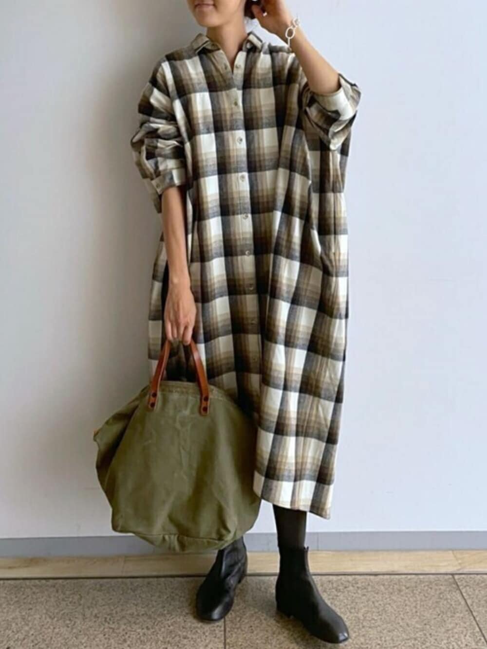 新着入荷の通販 BEARDSLEY(BEARDSLEY)｜BEARDSLEYのシャツワンピースを使った ワンピース
