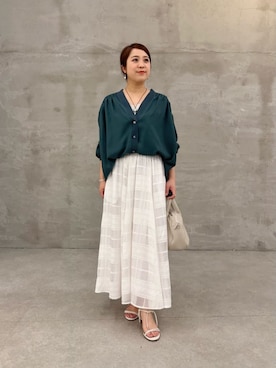 「BEARDSLEY（ビアズリー）のラウンドミニボストンバック（Boston bag、グレー系）」を使った、BEARDSLEYさん（レディース・154cm）の春コーディネート
