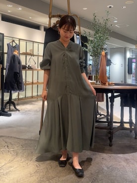 「BEARDSLEY（ビアズリー）のカラーレスシャツワンピース（ワンピース、グリーン系）」を使った、BEARDSLEYさん（レディース・158cm）の秋コーディネート