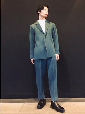 「ISSEY MIYAKE（イッセイミヤケ）のアイテム（ジャケット/アウター）」を使った、はーじさん（メンズ・168cm）の秋コーディネート
