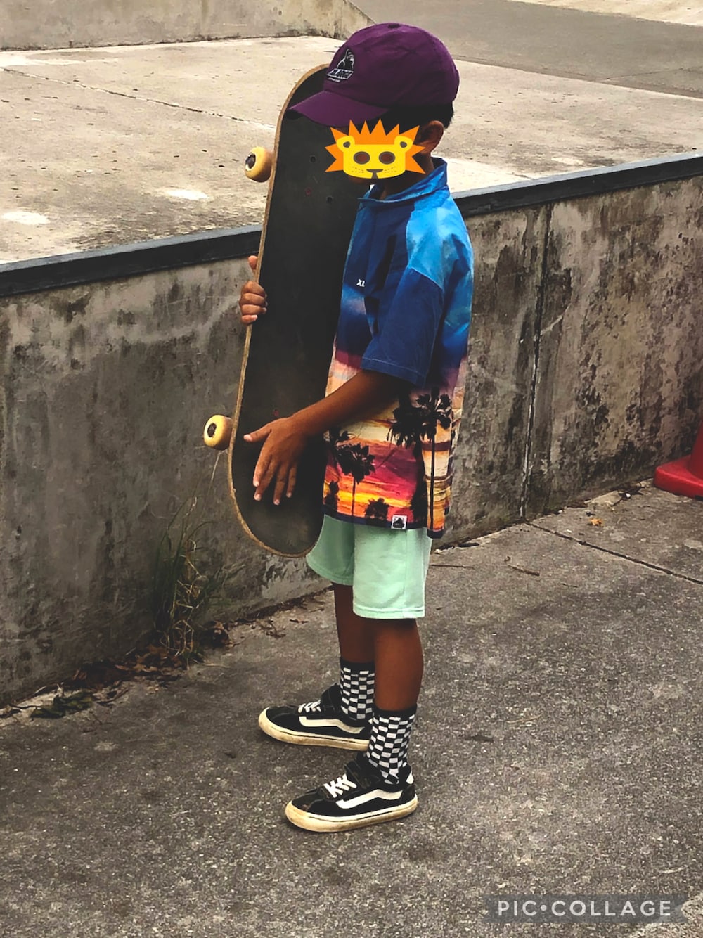 「スケータースタイル、スケボー、スケーターファッション、男の子コーデ、休日スタイル、キッズファッション」｜「XLARGE KIDSの風景プリント開衿シャツ（シャツ/ブラウス、ブルー系）」を使った、krjjさん（キッズ・122cm）の秋コーディネートの1枚目の写真