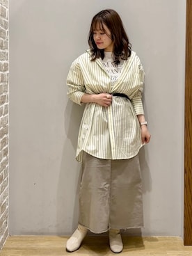 「アイテム（デニムスカート、グレー系）」を使った、みぃーさん（レディース・153cm）の春コーディネート