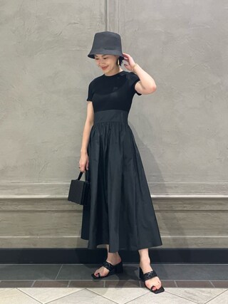 美品　ユナイテッドアローズ　Vネック フィット＆フレア タフタ ワンピース　黒 ユナイテッドアローズ V ネック フィット＆フレア タフタ