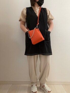 「w closet（ダブルクローゼット）のボールチェーン2WAYショルダーバッグ（ショルダーバッグ、オレンジ系）」を使った、リーさん（レディース・157cm）の夏コーディネート