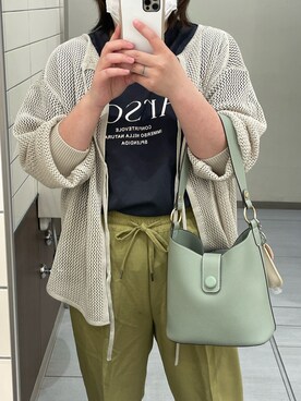 「しまむら（シマムラ）のアイテム（Tシャツ/カットソー、グレー系）」を使った、リーさん（レディース・157cm）の春コーディネート